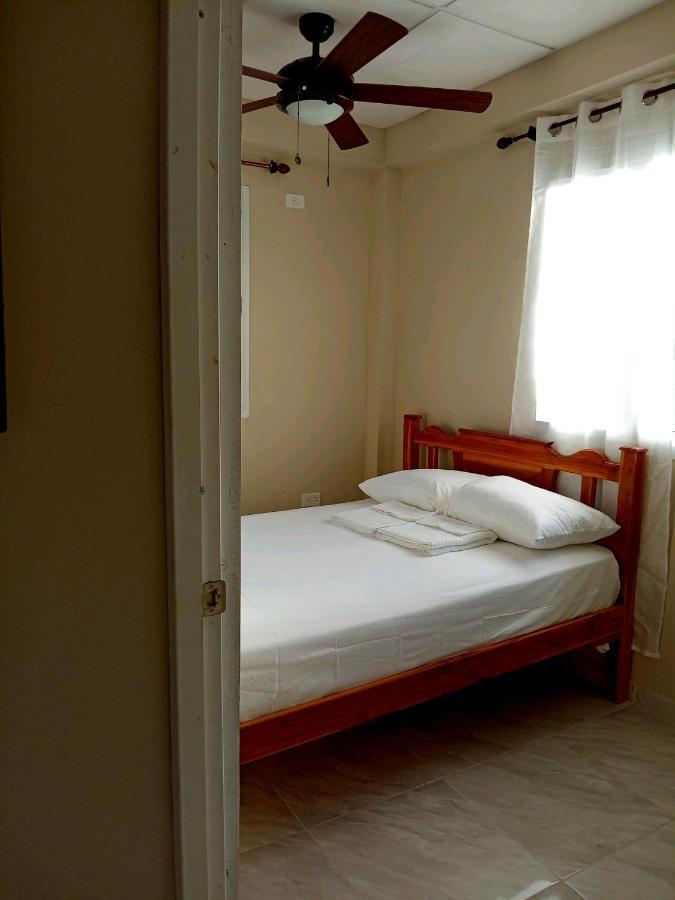 Habitacion Privada A 8 Minutos Del Aeropuerto Tocumen Apartment Tapia Numero Dos Luaran gambar
